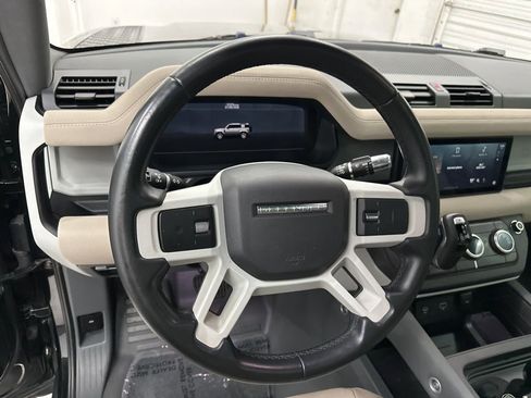Used 2022 Land Rover Defender 110 SE image 10