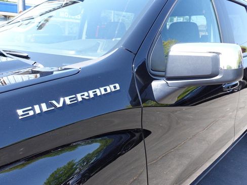 Used 2024 Chevrolet Silverado 1500 LT AWD/4WD image 7