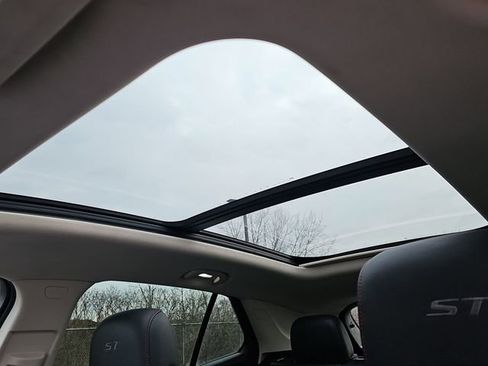 Used 2023 Buick Envision Essence w/ Sport Touring Package image 19