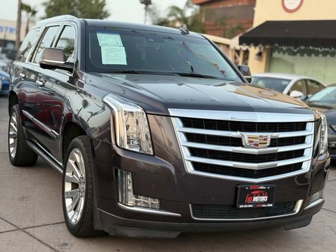 Used 2015 Cadillac Escalade Premium image 6