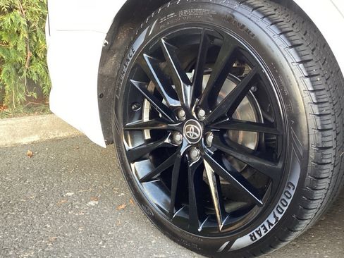 Used 2021 Toyota Camry XSE image 8