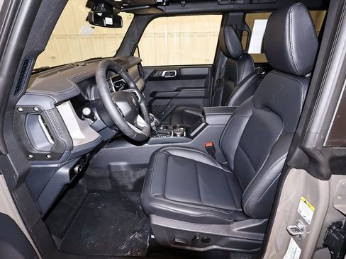 New 2025 Ford Bronco Outer Banks w/ Sasquatch Package image 10