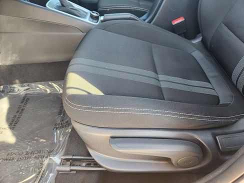 Used 2025 Hyundai Venue SEL image 24