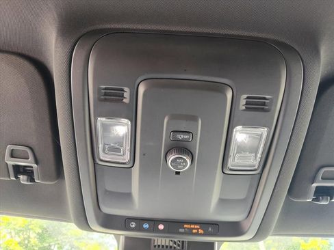 Used 2025 Chevrolet Tahoe Z71 AWD/4WD image 24