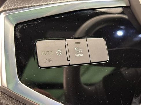 Certified 2023 Audi Q3 2.0T Premium Plus w/ Premium Plus Package AWD/4WD image 22
