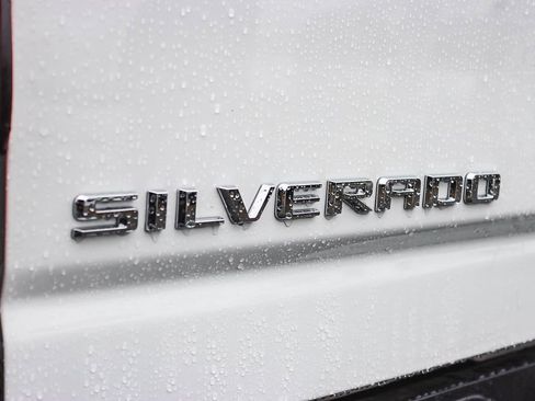 Used 2024 Chevrolet Silverado 2500 High Country w/ Technology Package image 9