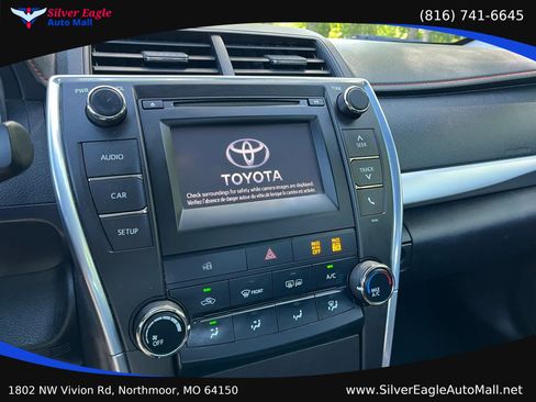 Used 2015 Toyota Camry SE FWD image 13