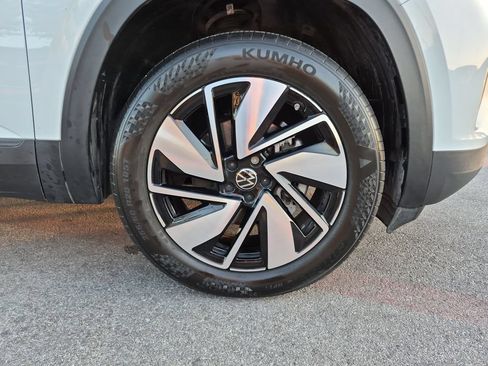 Used 2024 Volkswagen Atlas SE FWD image 16