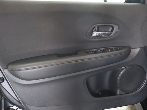 Used 2022 Honda HR-V Sport image 16