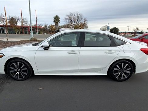 Used 2023 Honda Civic EX image 7