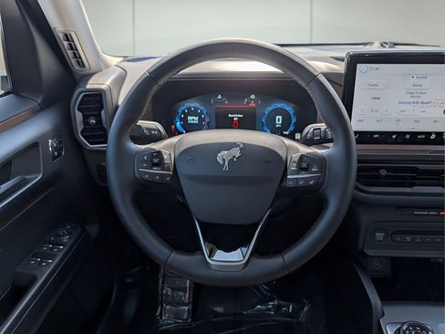 Used 2025 Ford Bronco Sport Outer Banks w/ Sasquatch Outer Banks Package AWD/4WD image 14
