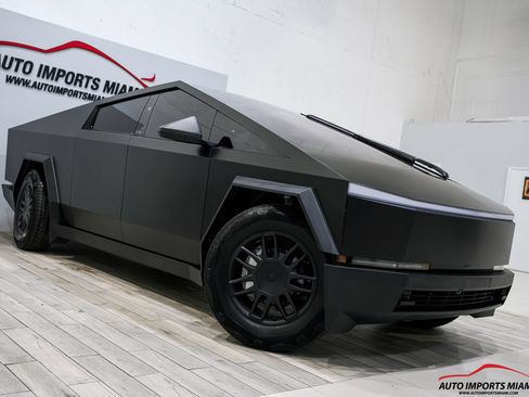 Used 2026 Tesla Cybertruck AWD Crew Cab image 28