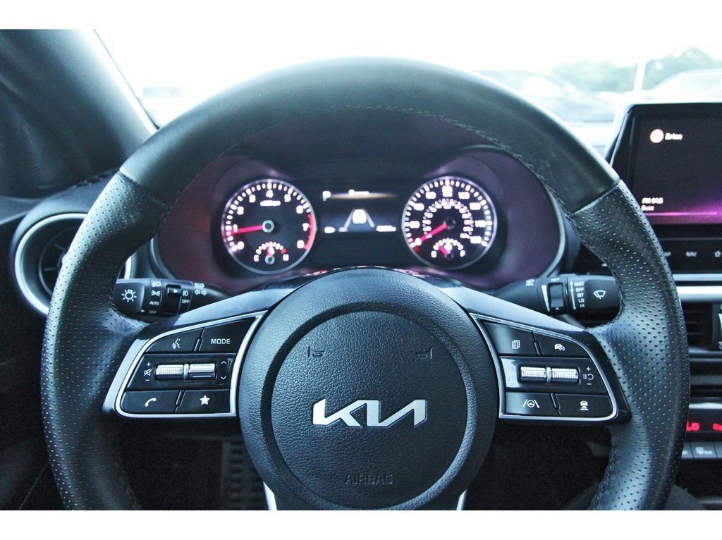 Used 2022 Kia Forte GT-Line w/ GT-Line Technology Package FWD image 15