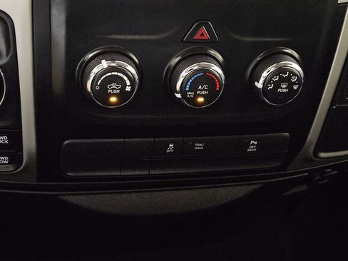 Used 2019 RAM 1500 Classic Warlock image 16