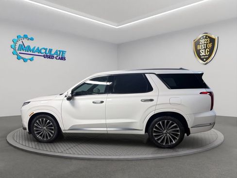 Used 2023 Hyundai Palisade Calligraphy w/ Cargo Package FWD image 2