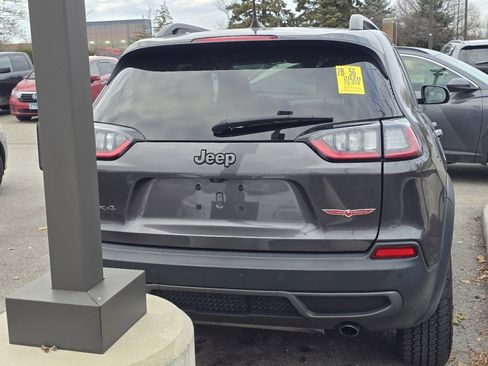 Used 2020 Jeep Cherokee Trailhawk w/ Cold Weather Group image 5