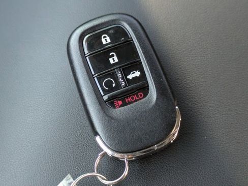 Used 2025 Honda Accord SE image 32