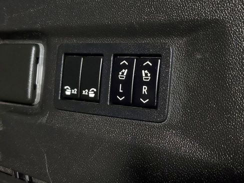 Used 2021 GMC Yukon AT4 w/ AT4 Premium Plus Package image 10