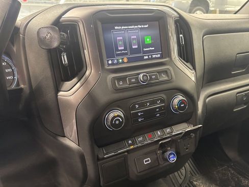 Used 2020 Chevrolet Silverado 1500 Custom w/ Custom Value Package AWD/4WD image 21