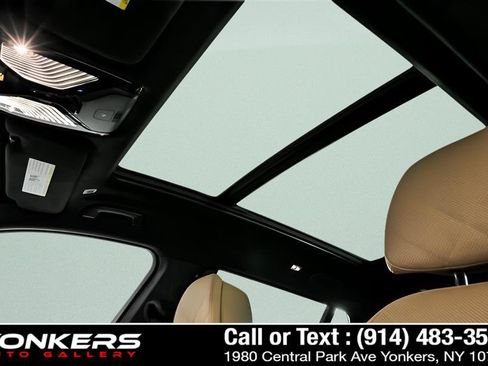 Used 2023 BMW X7 xDrive40i w/ M Sport Package AWD/4WD image 71