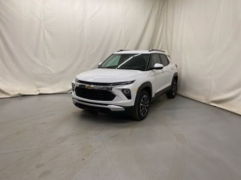 New 2026 Chevrolet TrailBlazer LT w/ Convenience Package image 2