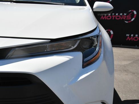 Used 2025 Toyota Corolla LE FWD image 11