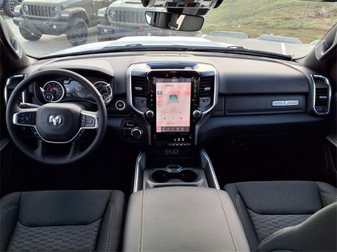 New 2025 RAM 1500 4x4 Crew Cab image 7