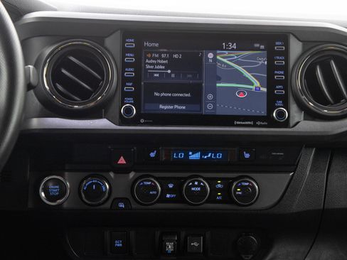 Used 2020 Toyota Tacoma TRD Sport AWD/4WD image 18