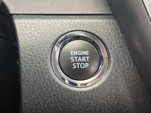 Used 2024 Toyota Camry SE w/ Convenience Package image 5