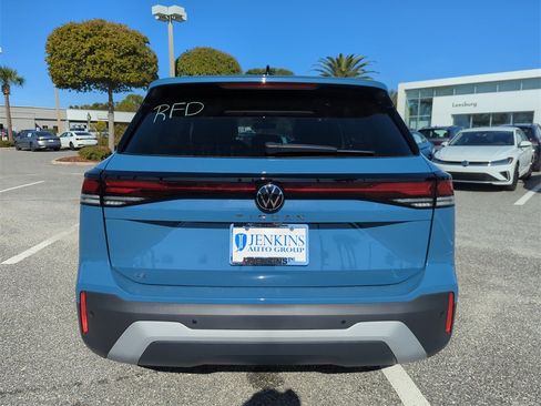 New 2026 Volkswagen Tiguan SE image 7