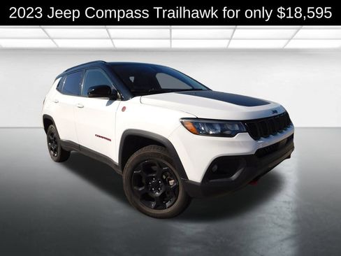 Used 2023 Jeep Compass Trailhawk image 1