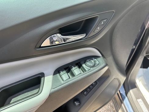 Used 2019 Chevrolet Equinox Premier FWD image 11