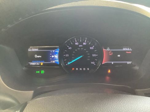 Used 2019 Ford Explorer XLT w/ Equipment Group 202A AWD/4WD image 16
