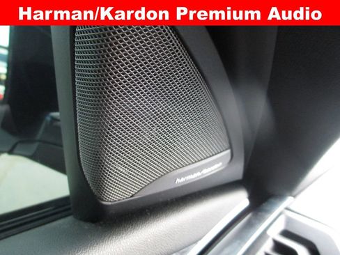 Used 2023 BMW X4 xDrive30i w/ M Sport Package AWD/4WD image 21