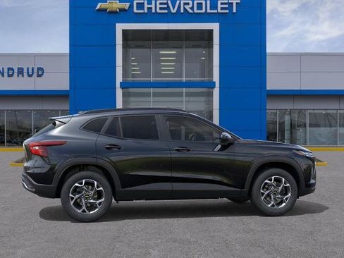 New 2026 Chevrolet Trax LT w/ LT Convenience Package FWD image 5