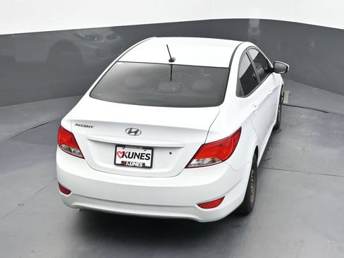 Used 2016 Hyundai Accent SE w/ Option Group 02 FWD image 11