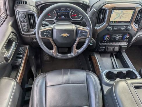 Used 2021 Chevrolet Silverado 1500 High Country w/ Technology Package AWD/4WD image 7