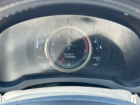 Used 2016 Lexus IS 200t w/ F Sport Package RWD image 34