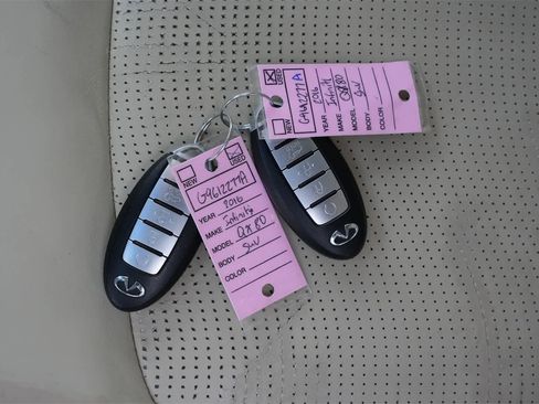 Used 2016 INFINITI QX80 w/ Driver's Assistance Package image 27