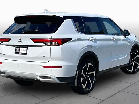 Used 2022 Mitsubishi Outlander SE FWD image 13