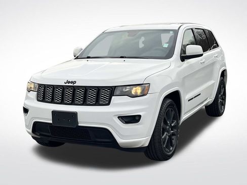 Used 2018 Jeep Grand Cherokee Altitude image 8