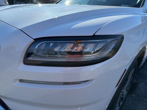 Used 2023 Lincoln Nautilus Reserve w/ Equipment Group 201A image 9