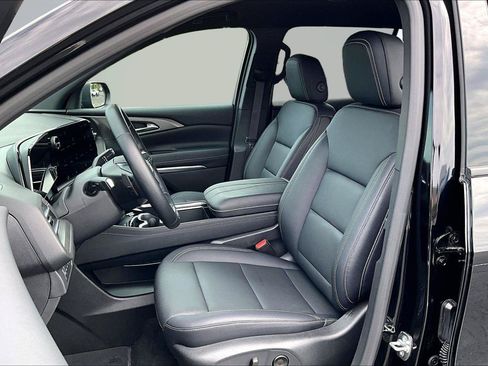 Used 2026 Chevrolet Traverse LT AWD/4WD image 25