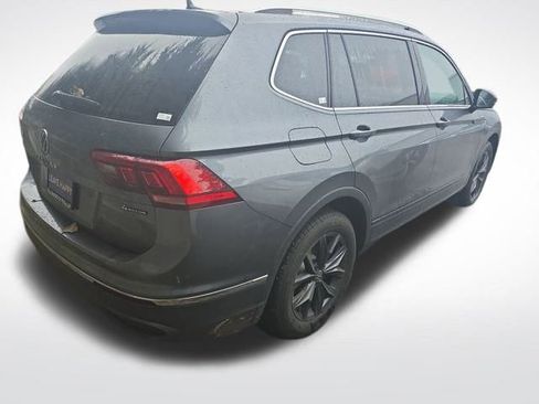 Used 2024 Volkswagen Tiguan SE image 7