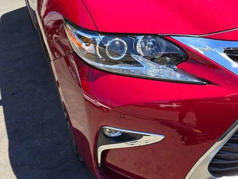 Used 2017 Lexus ES 350 w/ Navigation System Package FWD image 4
