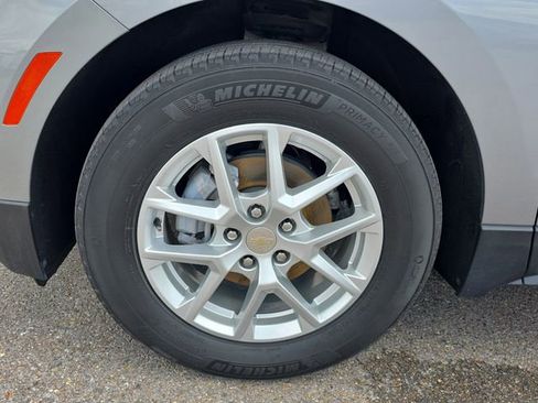 Used 2024 Chevrolet Equinox LT FWD image 9