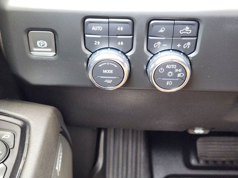 Used 2022 GMC Sierra 1500 AT4 w/ AT4 Premium Package AWD/4WD image 19