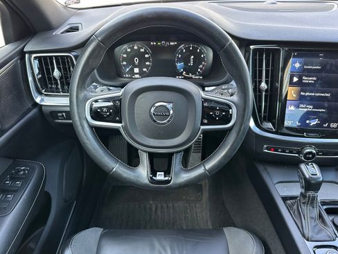Used 2019 Volvo S60 T5 R-Design image 14