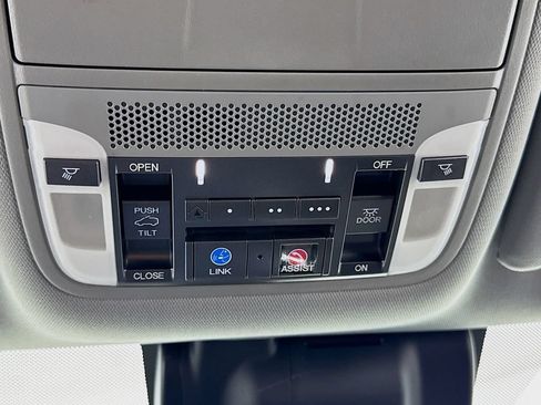 Used 2020 Acura MDX SH-AWD w/ Technology Package image 14