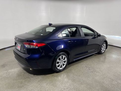Certified 2025 Toyota Corolla LE FWD image 3